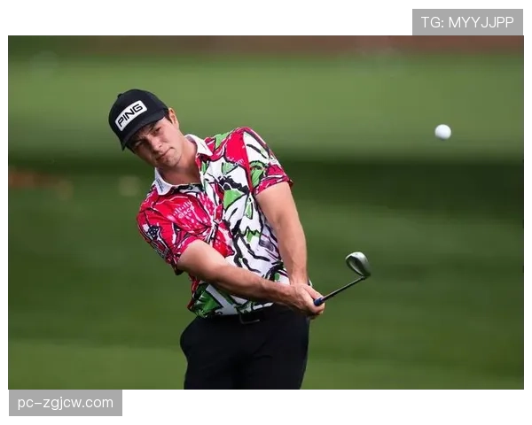 移动日战报：科普卡、霍夫兰并列领先，舍夫勒落后三杆